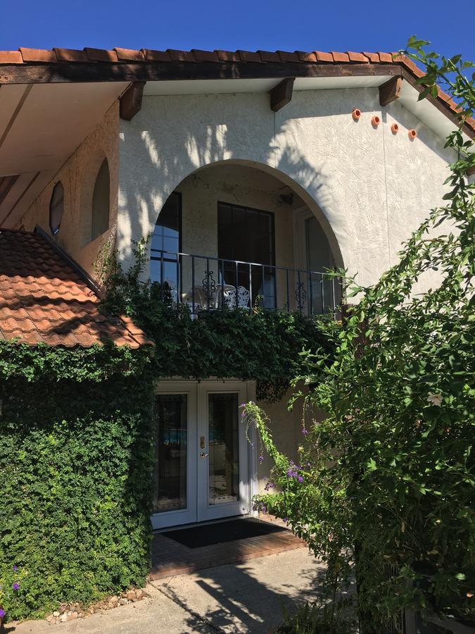 Lakehouse Bed And Breakfast แคนยอนเลค ภายนอก รูปภาพ