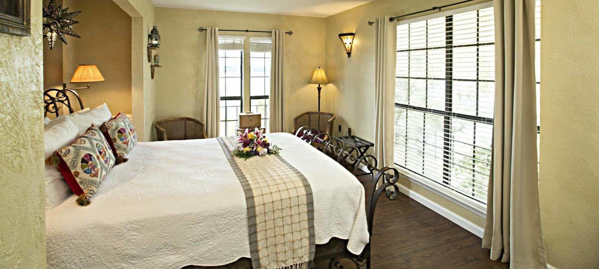 Lakehouse Bed And Breakfast แคนยอนเลค ภายนอก รูปภาพ